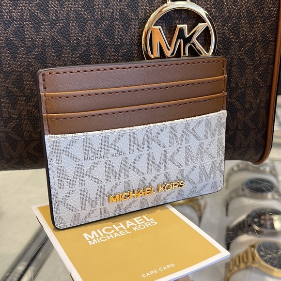 MICHAEL KORS
Leather Large Card Holder Case Wallet 
Vanilla MK Signature 
NWT - Picture 7 of 16